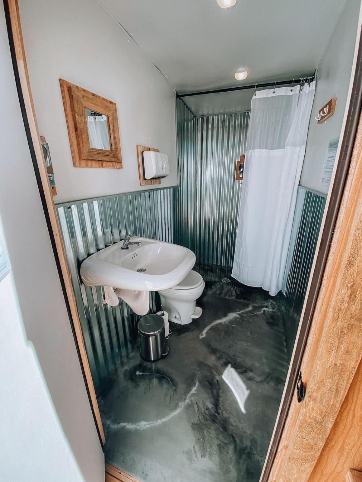 Olympic Glamping Hotel Port Angeles Exterior photo